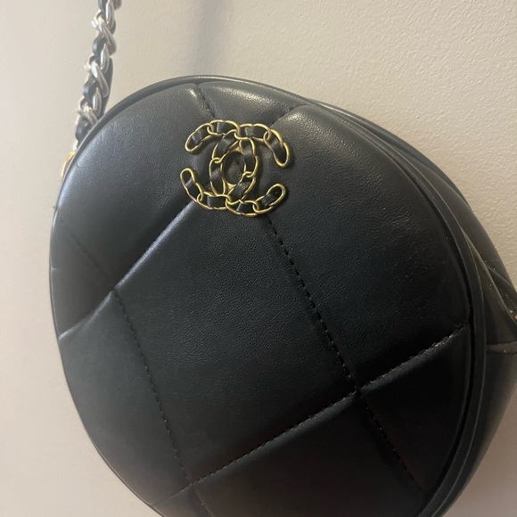 CHANEL Black Quilted Round Crossbody Bag - Picture 1 of 4